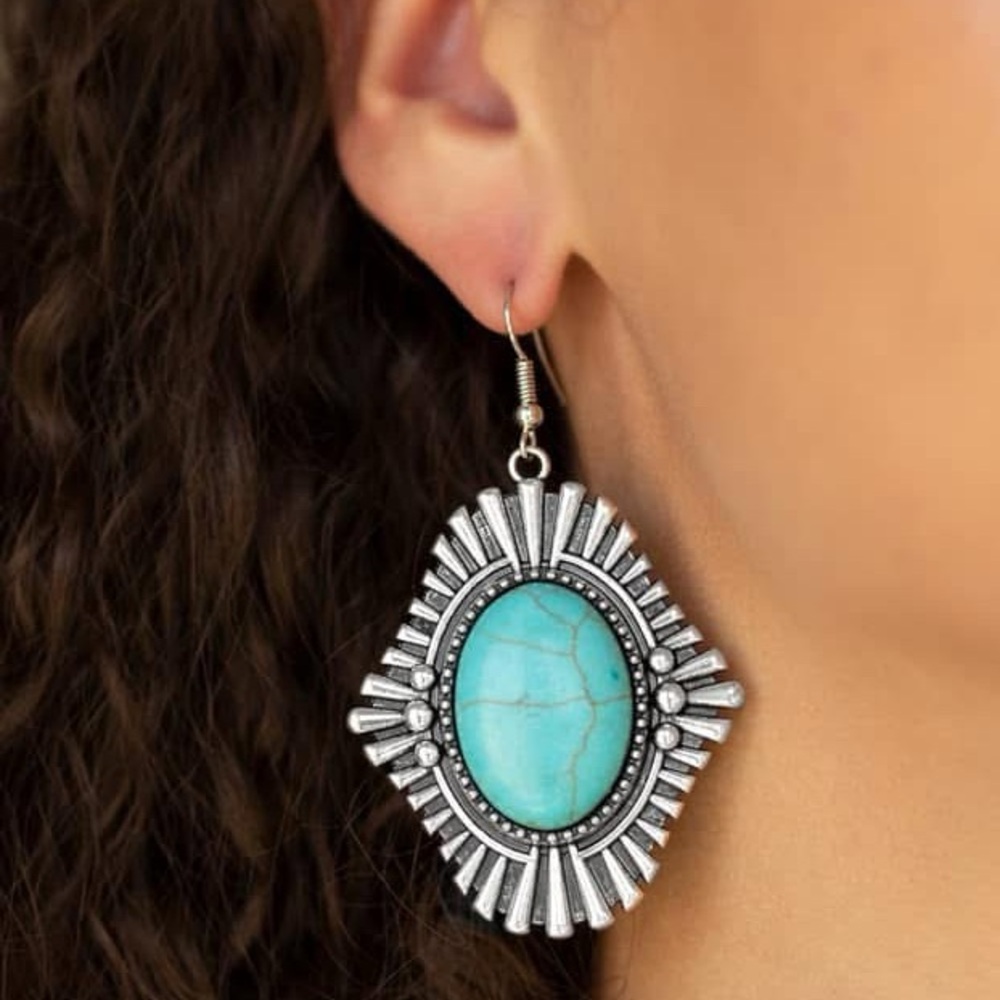 Silver and turquoise earrings 💎2/$10